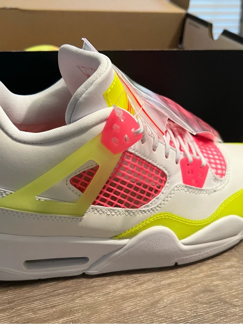 Jordan Air Jordan 4 Retro SE White Lemon Venom Box Label